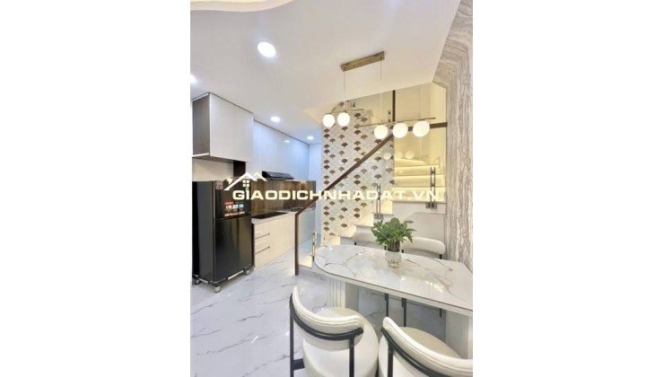 SÁT MT HOÀNG SA Q3 – NỘI THẤT SANG TRỌNG – 3 TẦNG CHỈ NHỈNH 4 TỶ